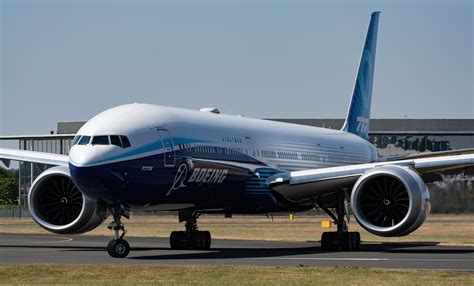 boeing 777x weight